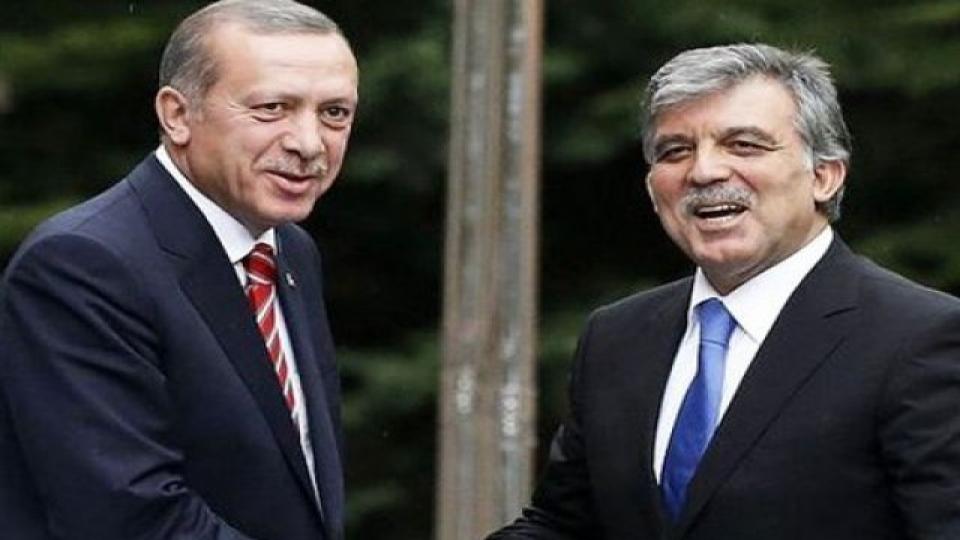 Abdullah Gül'den Cumhurbaşkanı Erdoğan'a tebrik telefonu