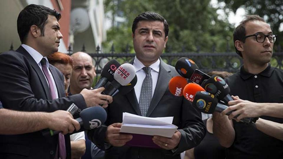 'Gelin taziyede yan yana duralım'