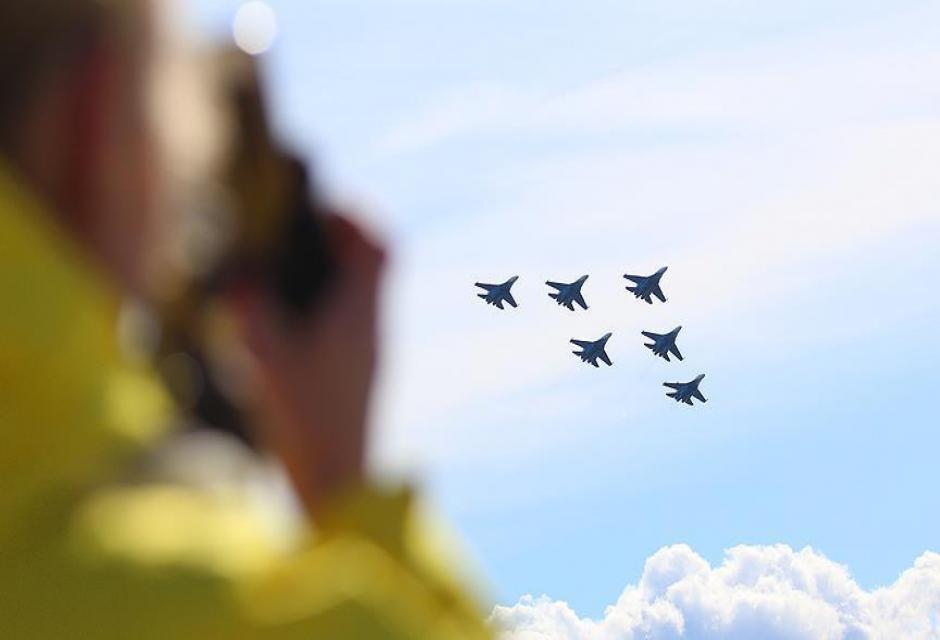 Rus savaş uçakları Suriye'deki hedefleri vurdu