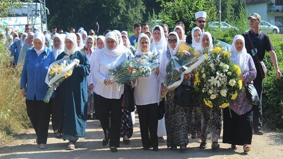 Srebrenitsalı Annelerden Soykırım Davasına Destek