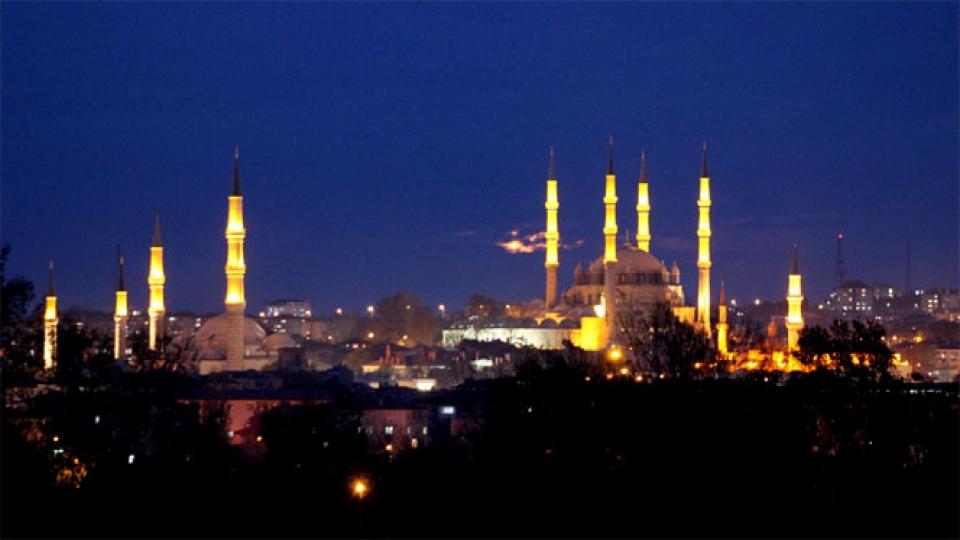 Üç aylar çarşamba günü başlıyor