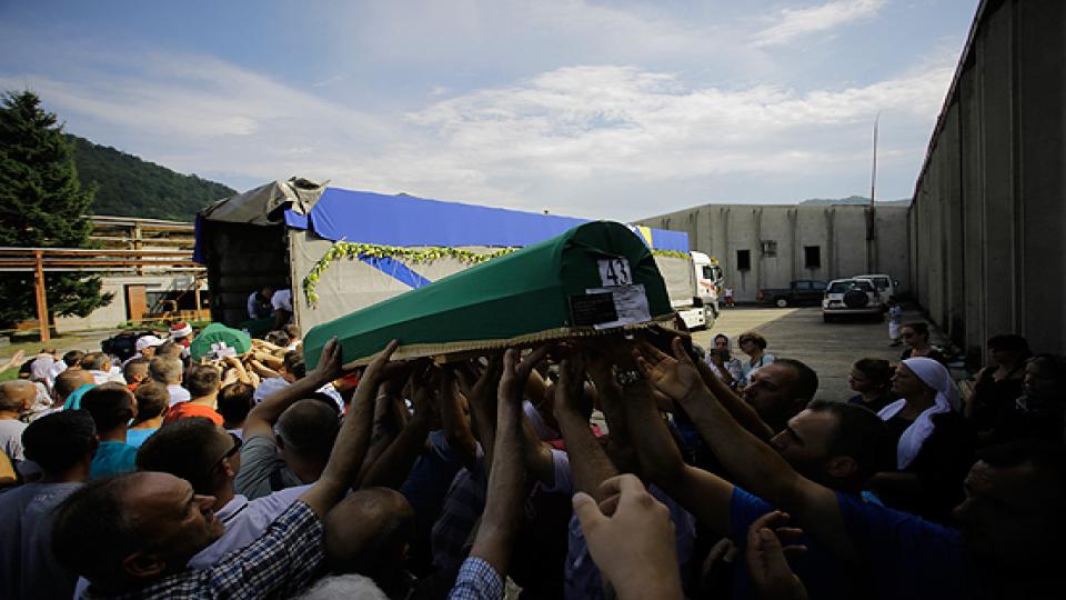 11 Temmuz kurbanlarının cenazeleri Srebrenitsa'ya ulaştı
