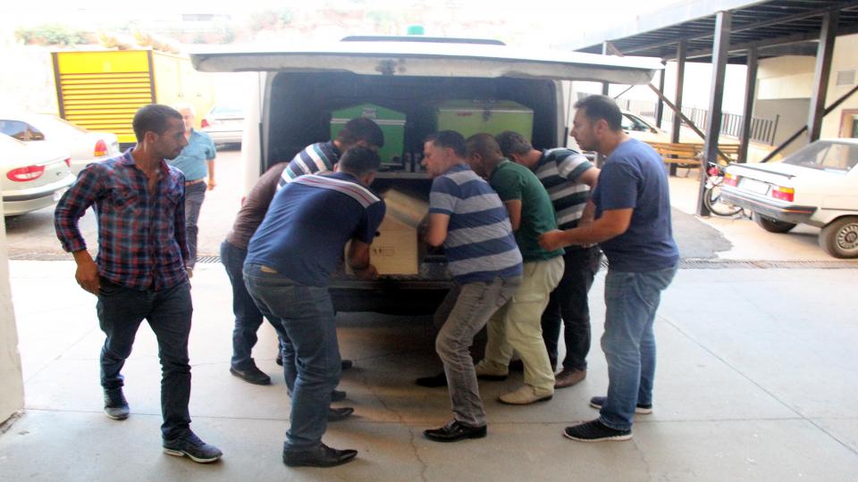 Ölen kardeşinin cenazesine son kez bakmak isteyen adam şoke oldu