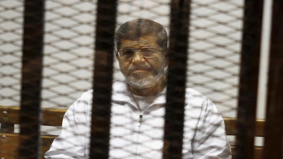 Şehadetinin üzerinden 2 yıl geçti.. Hesabı mahşere kaldı! / Memleketinde cenaze törenine izin verilmeyen Muhammed Mursi sabaha karşı defnedildi
