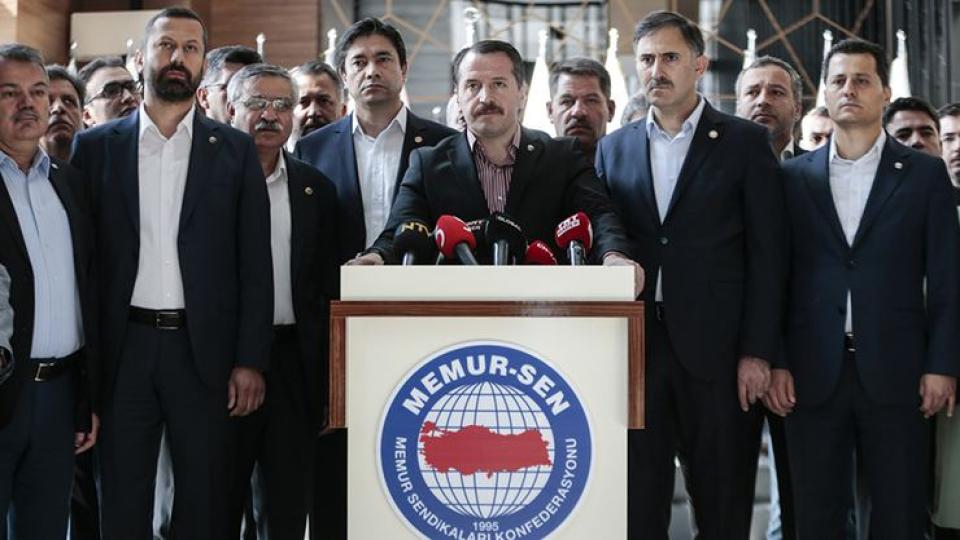 Memur Sen: Yeterli zam teklifi yapılmazsa 'sivil itaatsizlik' hakkımızı kullanırız