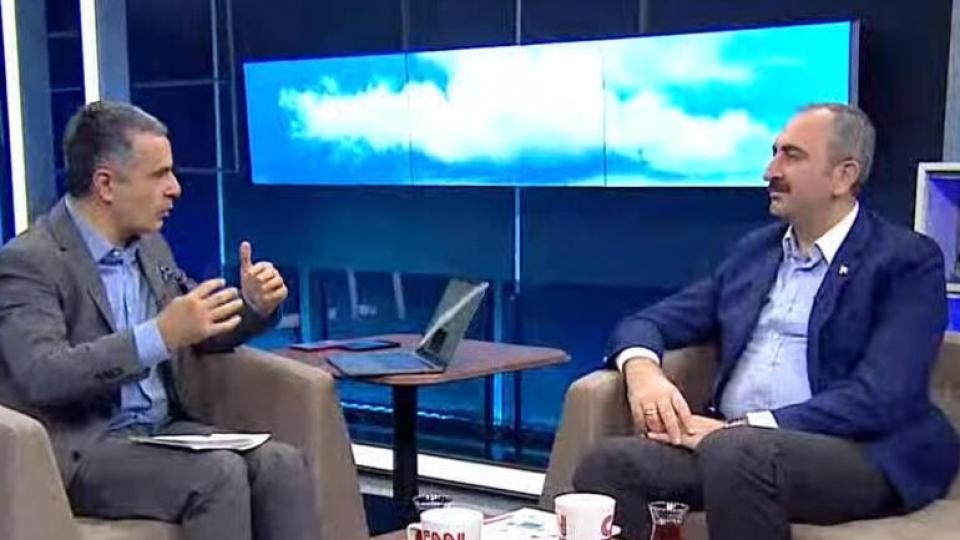 Adalet Bakanı  GÜL: Bin Yıldır Konuşulan Bir Dile  Nasıl 'BİLİNMEYEN DİL' Dersin?