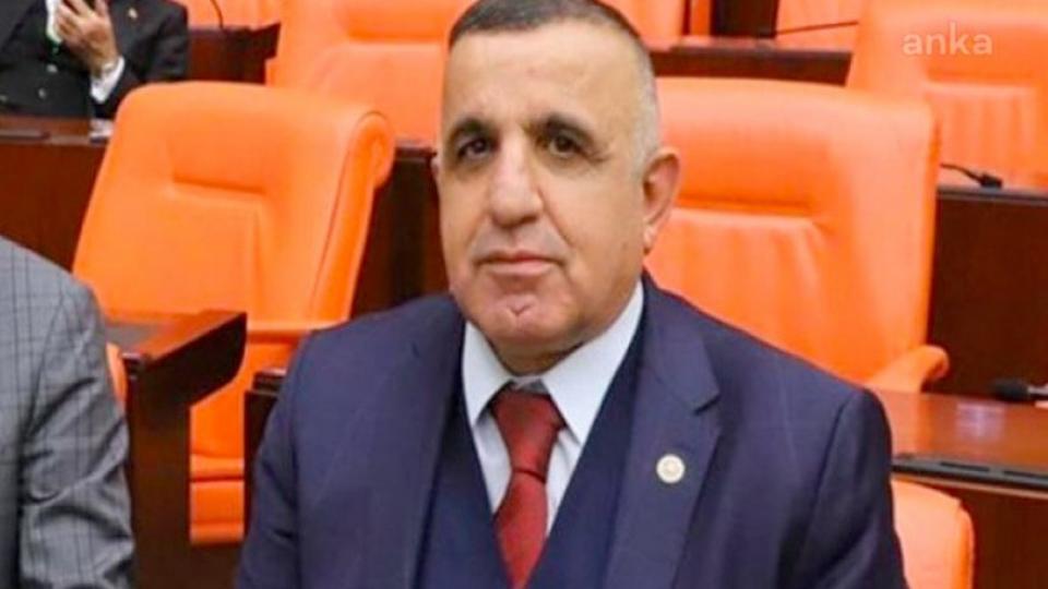 AK Partili Ahmet Akay da koronavirüse yakalandı