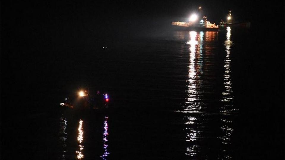 Herke Adası açıklarında göçmenleri taşıyan bot battı
