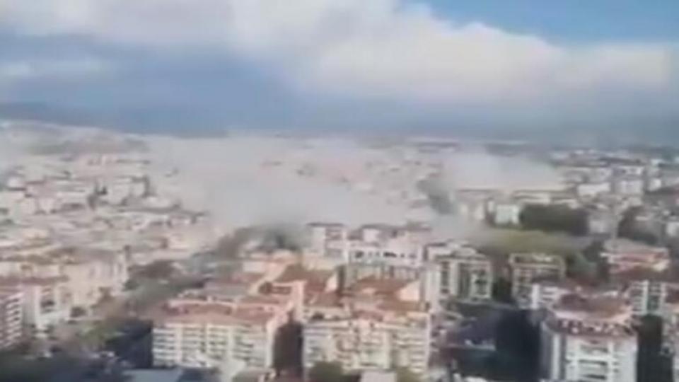İzmir'de şiddetli Deprem! Ege Ve Marmara'yı Salladı