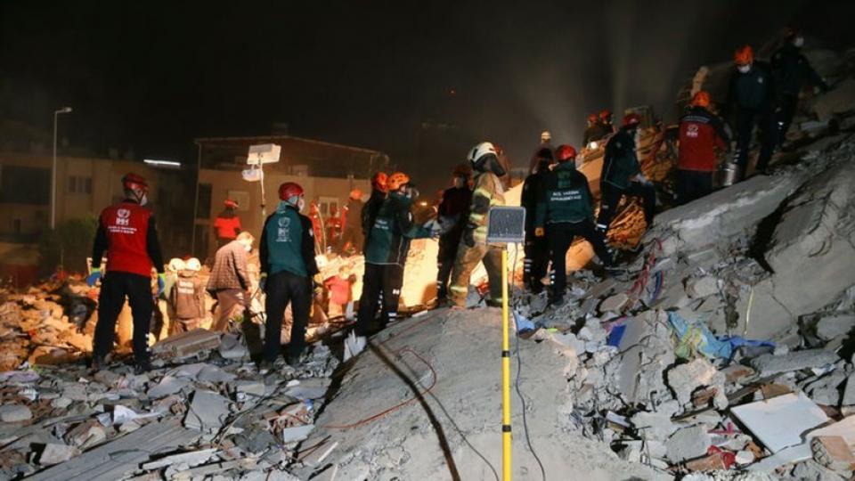 İzmir'deki Depremden 14 Saat Sonra Mucize Kurtuluş!