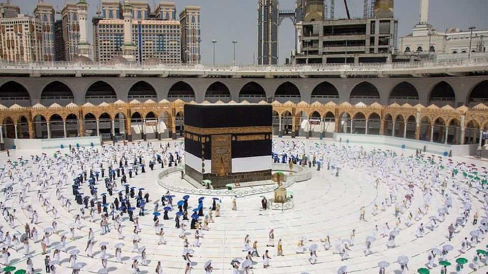 Suudi Arabistan: Umrecilerde koronavirüse rastlanmadı