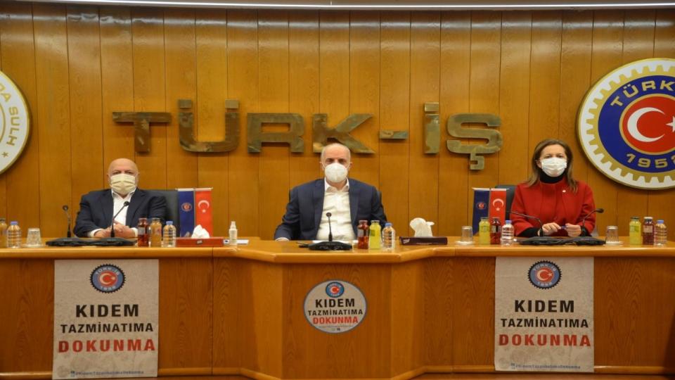 İşçi “onuruna yaraşır” bir ücret istiyor