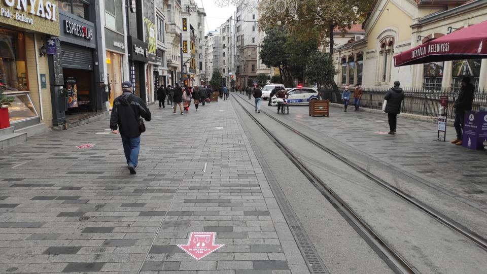 İstiklal'de '7 bin kişi' kuralı başladı