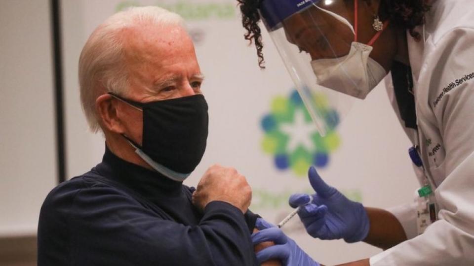 Joe Biden korona aşısı oldu: Güvenli olduğunu göstermek istiyorum