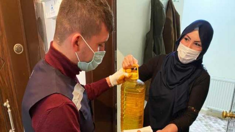 Keçiören’de 10 litre atık yağ getirene çanta hediye