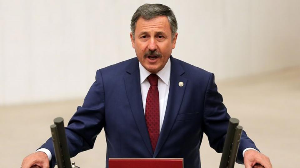 Selçuk Özdağ’a saldırı soruşturmasında 3 şüpheli için yakalama kararı