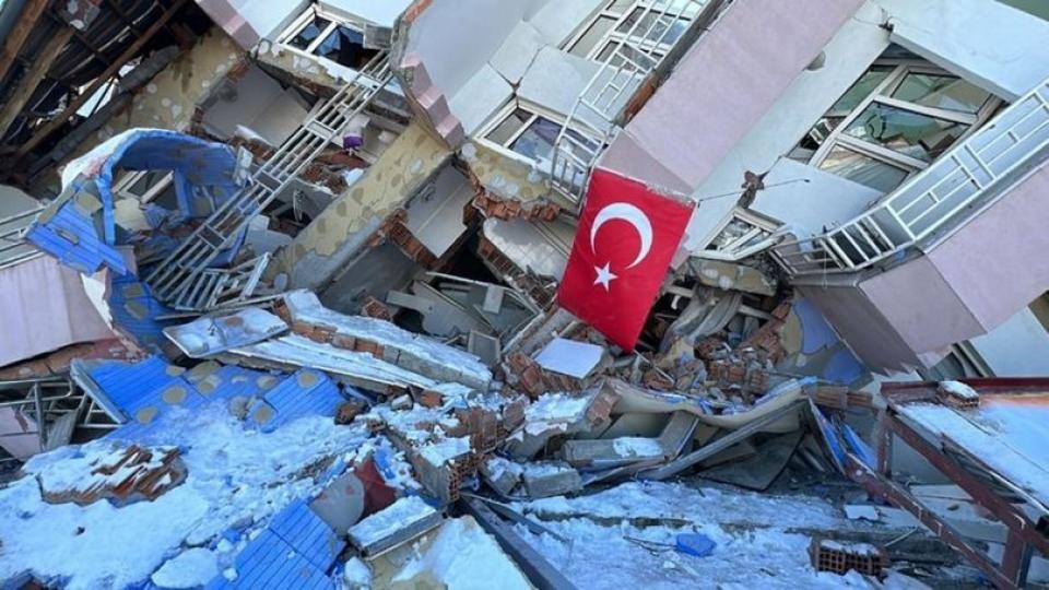 Depremin Düşündürdükleri | HAZIM KORAL / Üniversitelerde yaza kadar uzaktan eğitim
