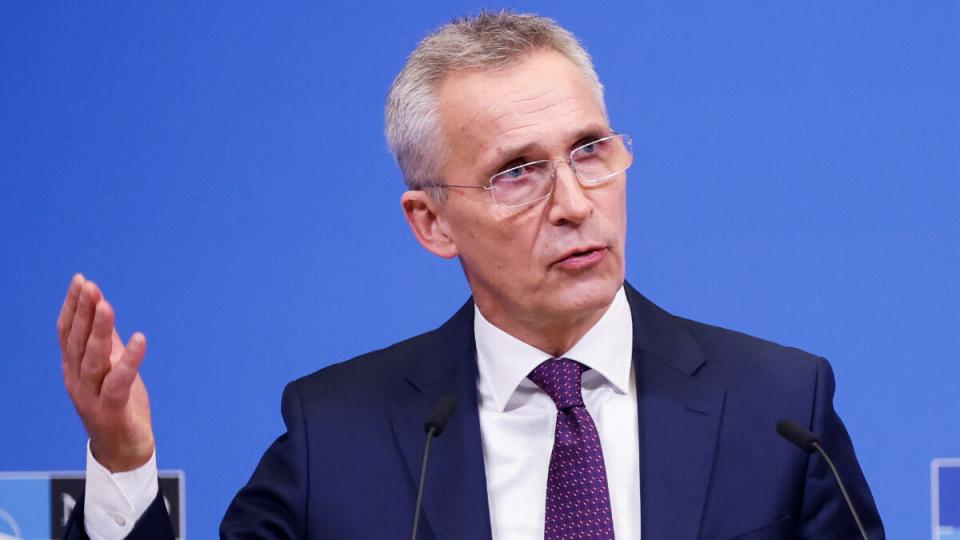 NATO Genel Sekreteri Stoltenberg, Ukrayna'nın başkenti Kiev'e gitti