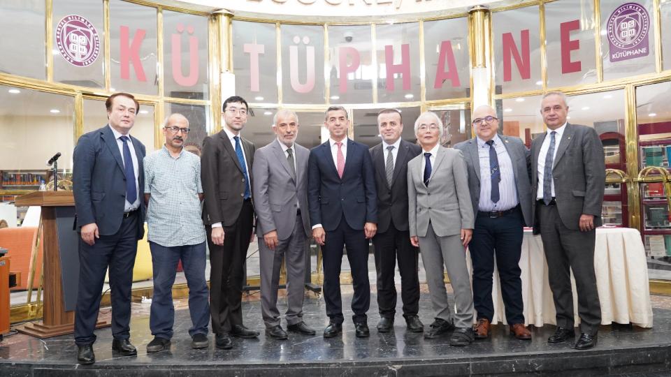 Kapitalizmin Gerçek Yüzü: “Demir Ökçe” / ASBÜ Kütüphane ve Dokümantasyon Daire Başkanlığından önemli bir etkinlik: Japon uzmanlar, Çin'in Doğu Türkistan politikasını anlattılar