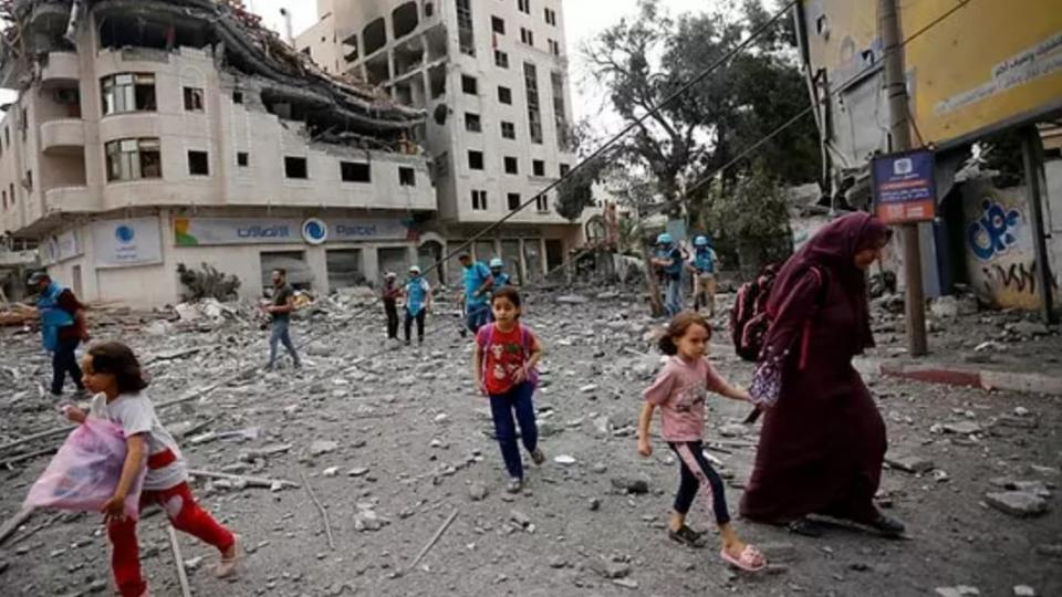 İsrail-Filistin savaşı: İsrail Arap Baptist hastanesini vurdu: 300'den fazla kişi şehit oldu