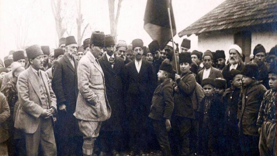 Selahaddin Eş: Suriye'de, ‘diz çöktürmek'ten değil, ‘akl-ı selîm'in galibiyetinden bahsetmeli / ‘Cumhuriyet’in diktatörlük günleri’nden birkaç kesit | Selahaddin E. Çakırgil