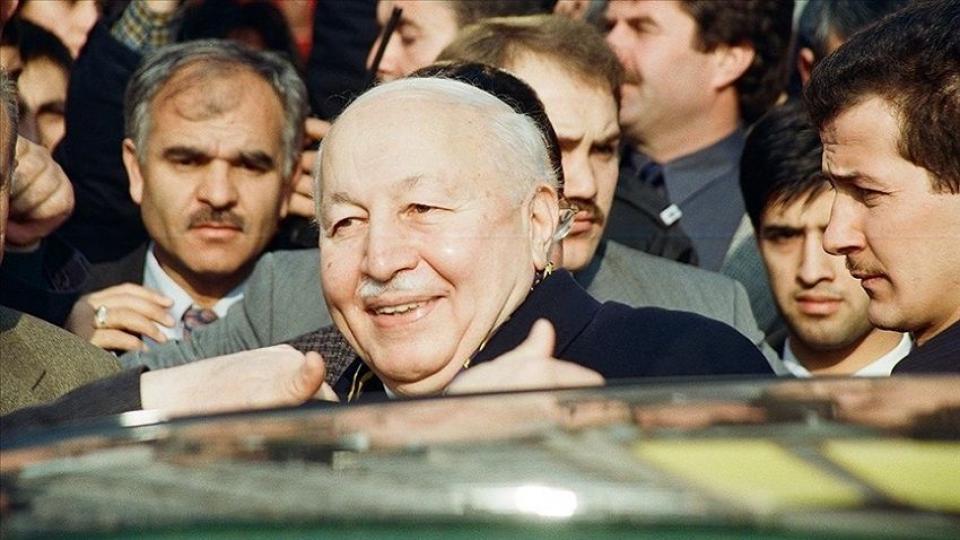 Bülent Arınç: Erbakan Hoca ile ilgili iddialar gerçeği yansıtmıyor, süreci ev hapsine çeviren biziz