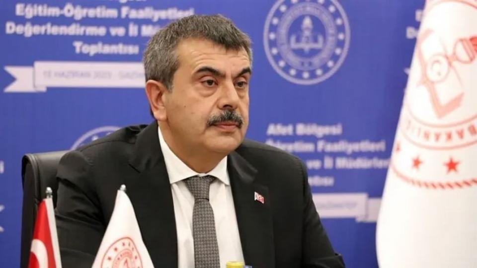 Bakan Tekin: Öğretmen adaylarına KPSS yerine AGS geliyor, ilkokulda karne uygulaması son buluyor