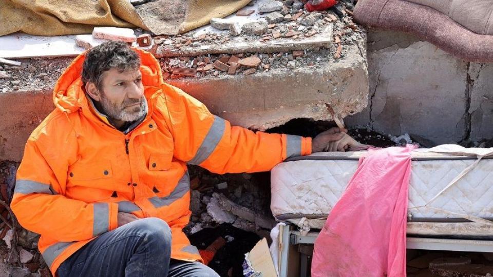 6 Şubat depremleri 2. yılında: "Kızım geldi gelecek diye gözümüzün önünden gitmiyor"