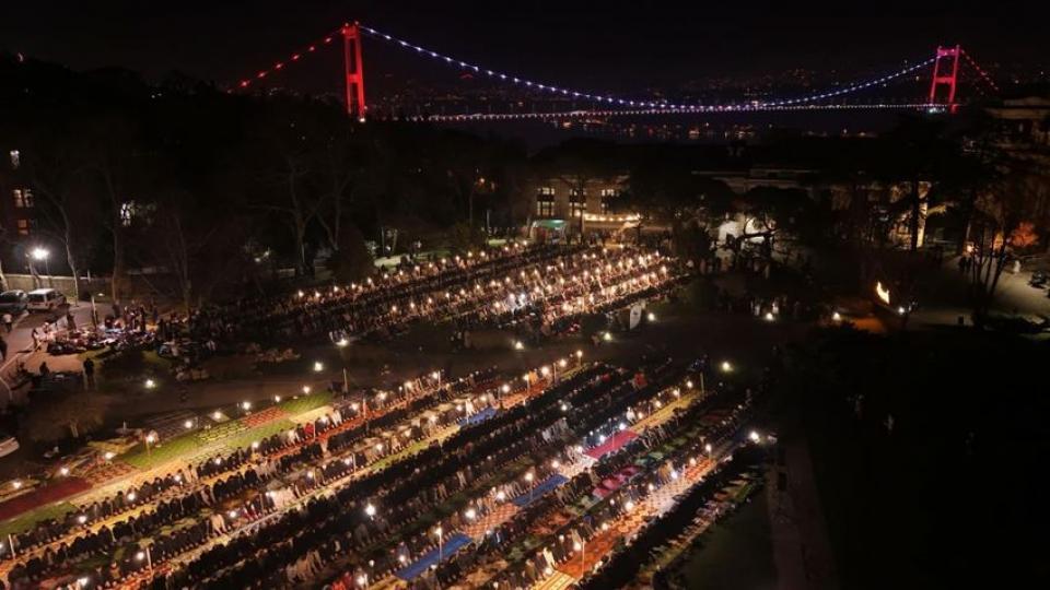 Boğaziçi öğrencilerinin iftarı renkli görüntülere sahne oldu