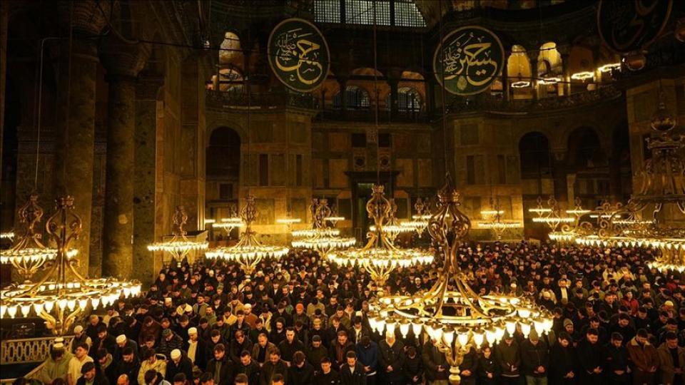 Ramazan ayının ilk teravih namazı kılındı
