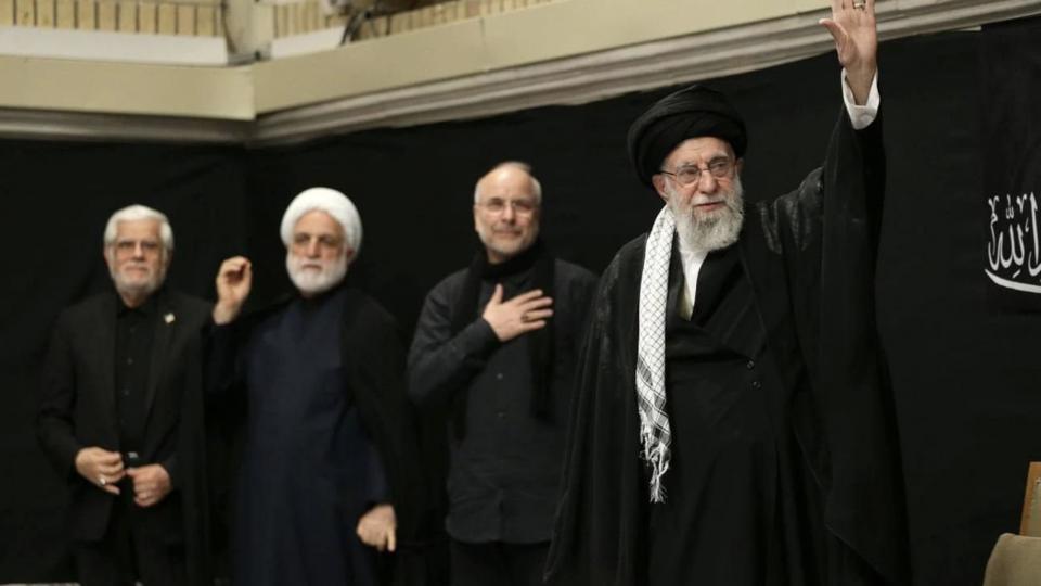 Hamaney savaştan bu yana ilk kez kamuoyu karşısına çıktı