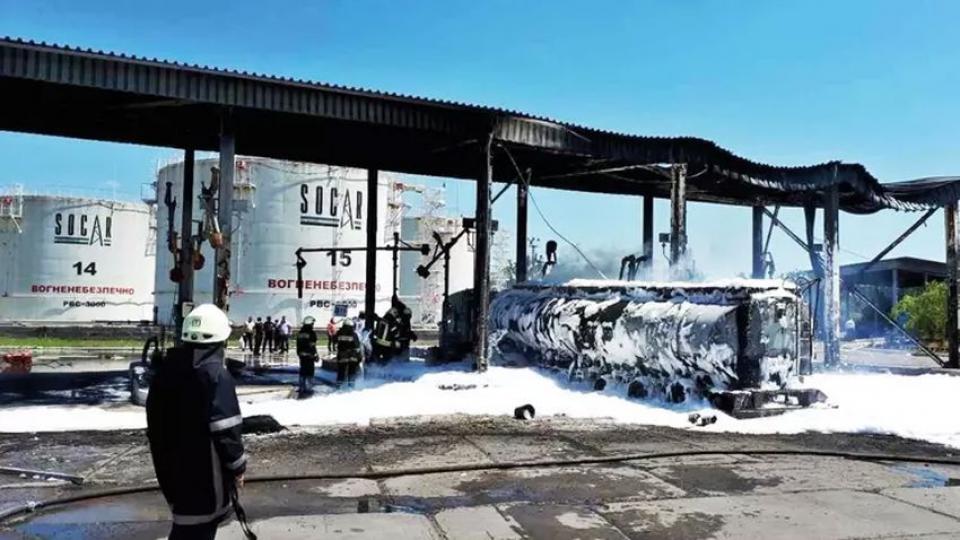 Azerbaycan, Rusya'nın SOCAR saldırısını kınadı; Ukrayna'ya 2 milyon dolar yardıma onay verdi