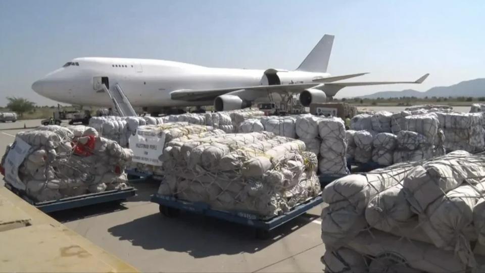 Pakistan'dan Gazze'ye 100 tonluk gıda yardımı