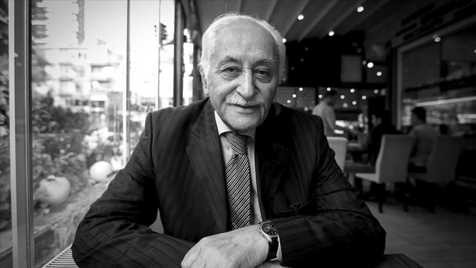 Her Taraf - Türkiyenin habercisi / Şair ve Yazar Yavuz Bülent Bakiler Vefat Etti