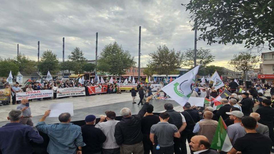 İstanbul, Sakarya ve Bursa’da Sumud Filosu ve Aksa Tufanı selamlandı: Hamas ne karar verirse arkasında yer alacağız!