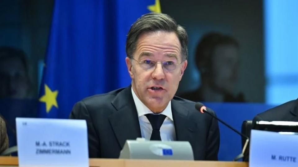 NATO Genel Sekreteri'nden Avrupa'ya: ABD'siz olmaz, hayal kurmayın!