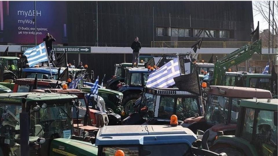 Yunanistan'da çiftçiler ayakta!
