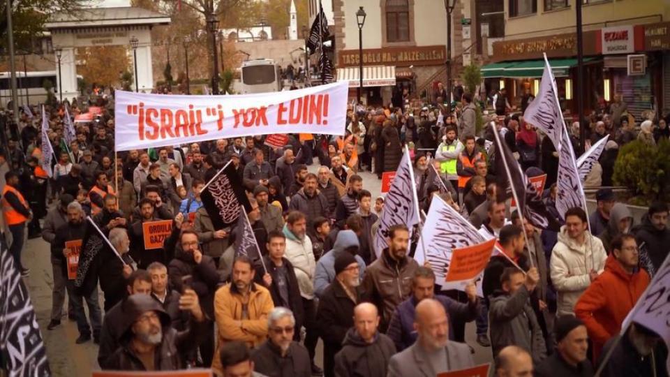 Her Taraf - Türkiyenin habercisi / IŞİD yaftasıyla gözaltına alınan Köklü Değişim üyeleri serbest bırakıldı