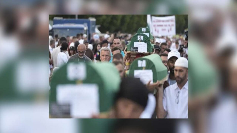Srebrenitsa Soykırımı'nın 10 kurbanı bugün defnedilecek..
