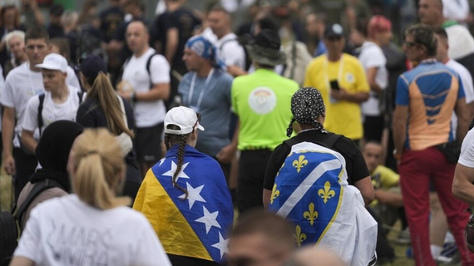 RÜSTEM BUDAK / ÇATIŞMA VE BARIŞ ARASINDA BOSNA