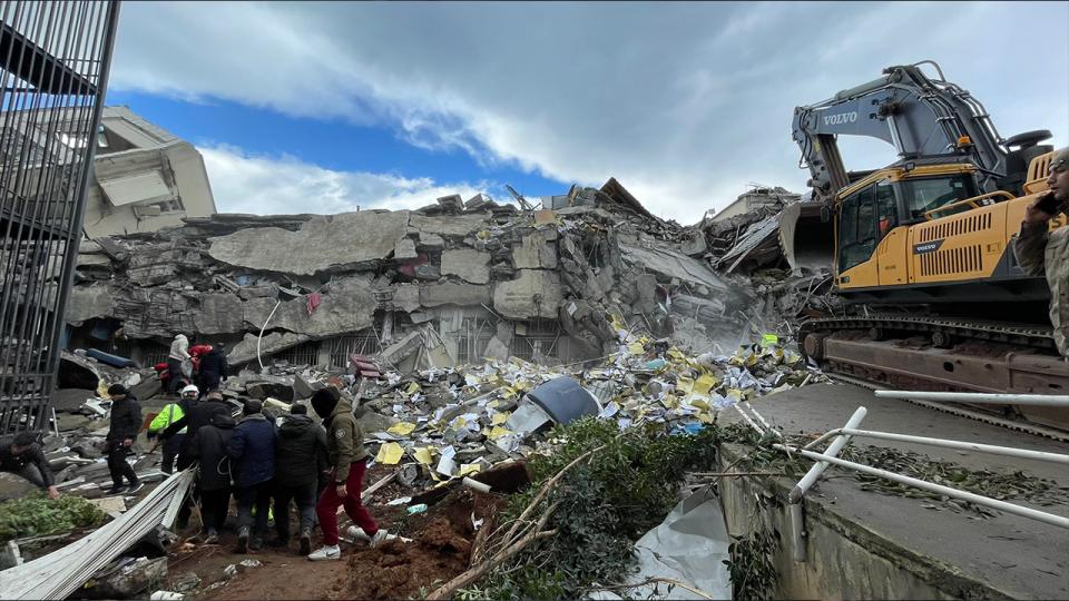 Her Taraf / Türkiye'nin habercisi / MAZLUMDER tarafından  hazırlanan 6 Şubat depremine ilişkin Rapor yayınlandı
