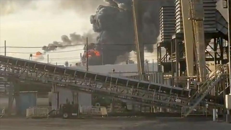 ABD'de petrol rafinerisinde patlama!