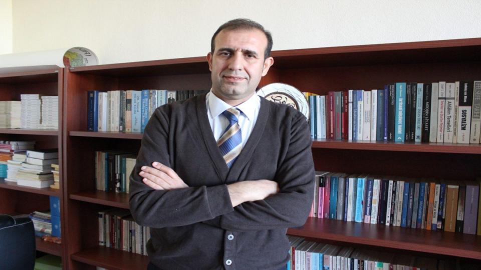 Hukuk-Vahap Coşkun / ANADİL VE SANCISI-Vahap COŞKUN