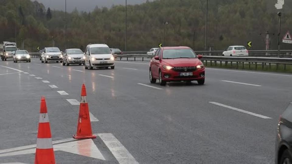 Bayram için yola çıkacaklar dikkat! Hız sınırında yeni dönem: 1 km ile ceza kesilecek!