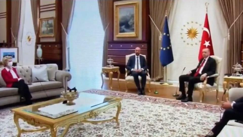 Her Taraf / Türkiye'nin habercisi / Bild: Erdoğan yanına almadı, AB liderini üçlü koltuğa oturttu