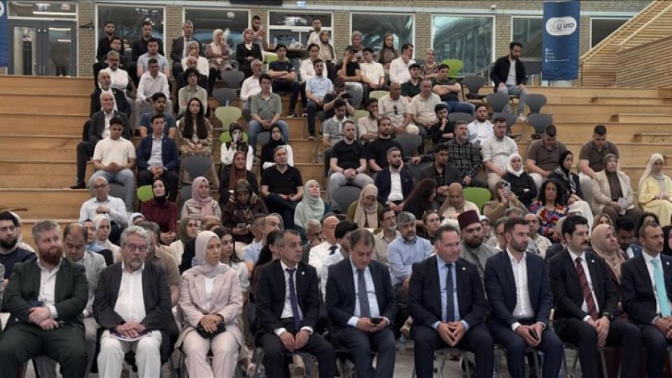 Hollanda'da Müslüman karşıtlığıyla mücadele paneli düzenlendi