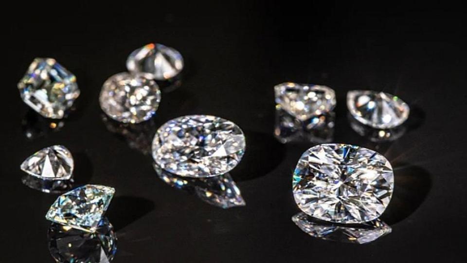 Her Taraf - Türkiyenin habercisi / Pırlanta ve elmasa ÖTV son anda iptal edildi