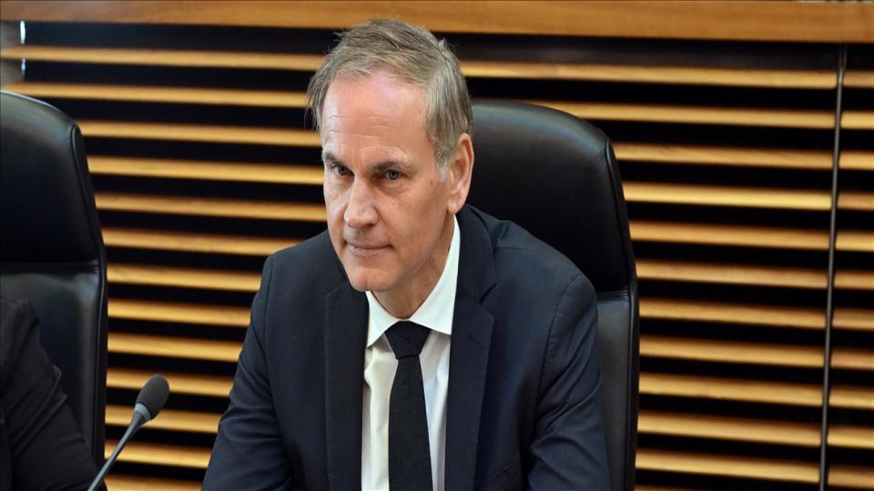 Volkswagen'in Üst Yöneticisi Blume, Osnabrück fabrikasının askeri üretime geçeceğini teyit etti